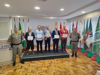 Presidente do Poder Legislativo recebe Comenda do 37º Batalhão de Polícia Militar