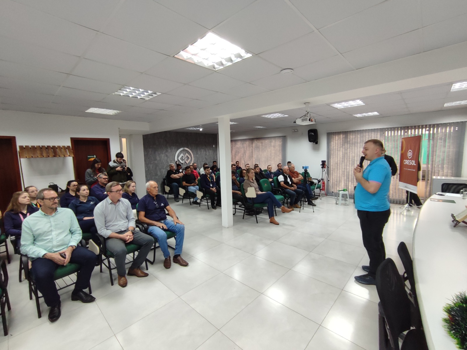 Presidente Raul Pazuch representa Poder Legislativo na inauguração da Agência Cresol Conecta