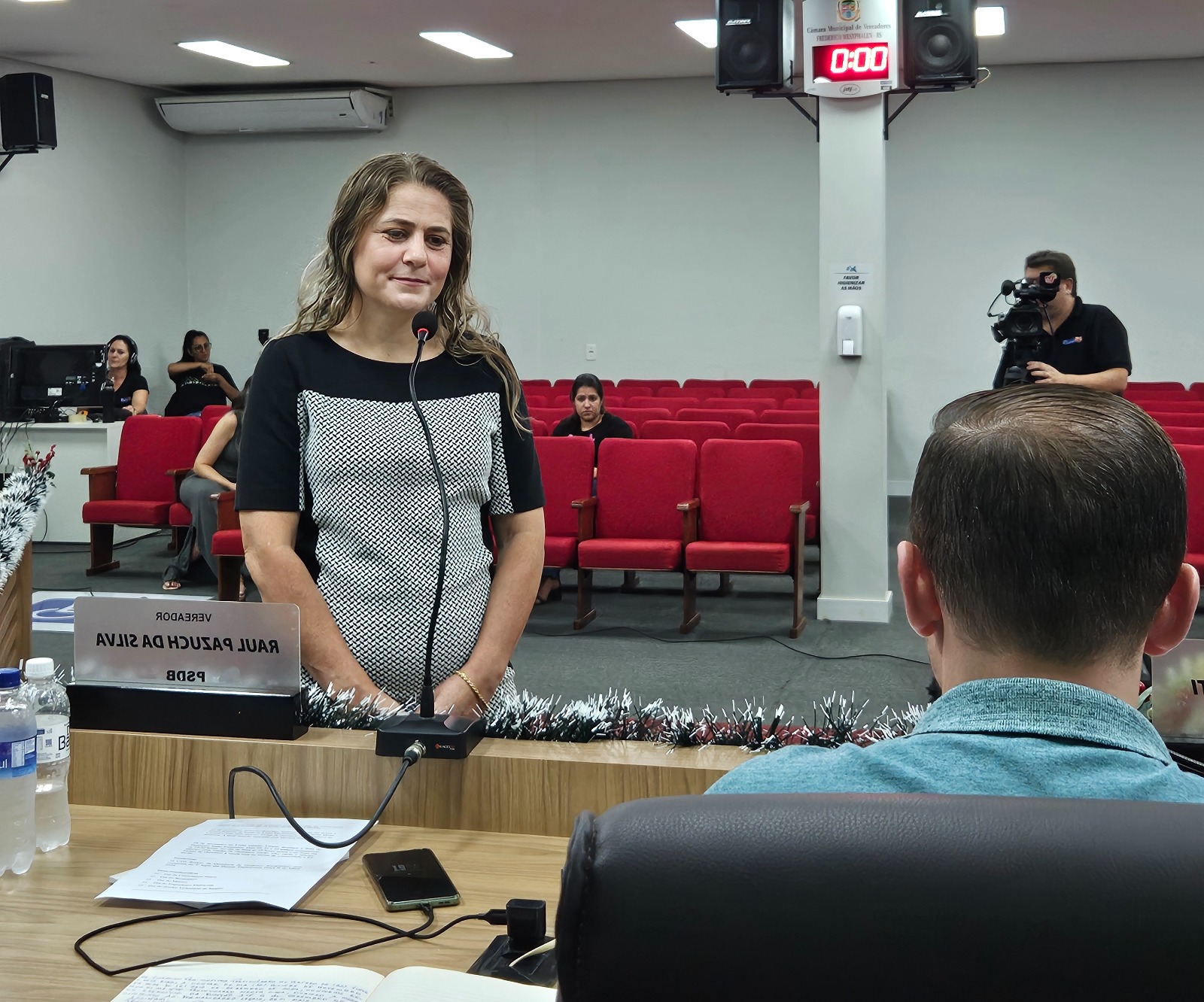 Suplente do Progressistas, Rubia Dal Puppo, toma posse no Poder Legislativo de FW