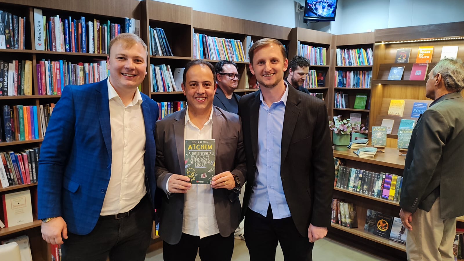 Vereador Jorge Alan lança seu primeiro livro