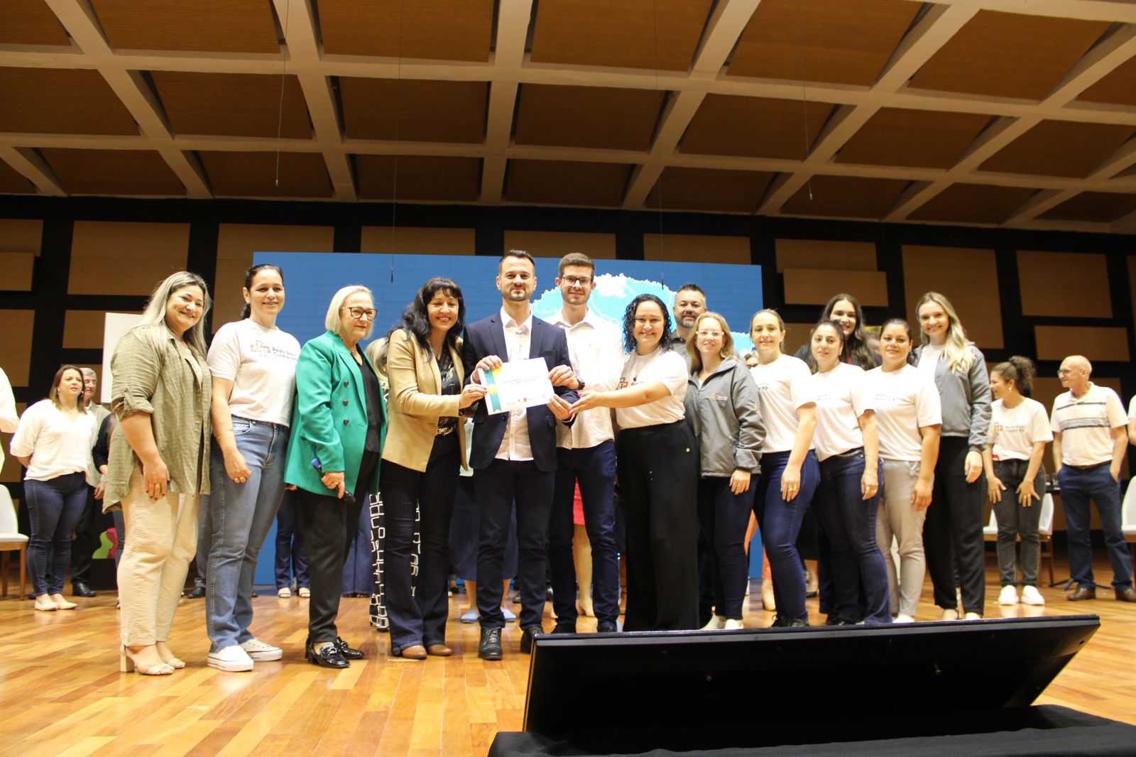 Vereador Junior Panosso participa da cerimônia de entrega do “Selo Ouro UBS Amiga do Idoso”, em Porto Alegre