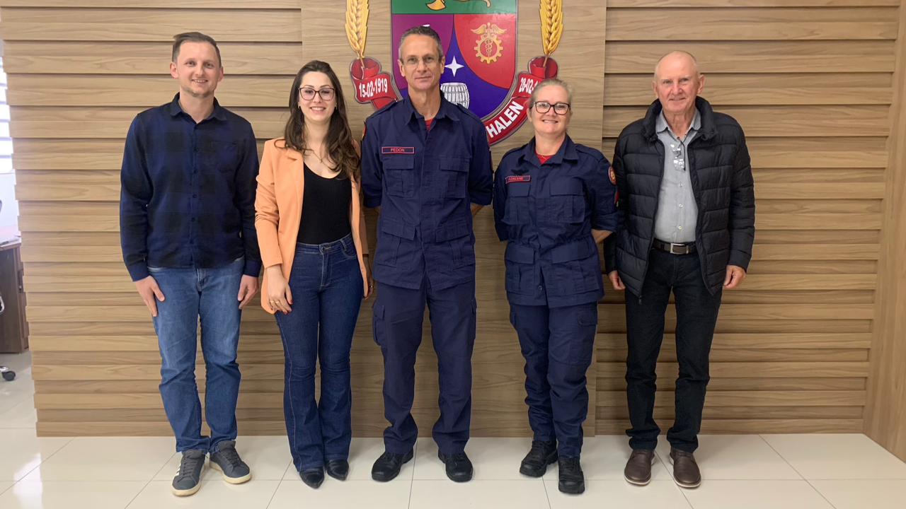 Vereadores recebem comandantes do Corpo de Bombeiros