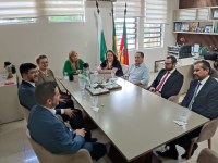 Vice-presidente da Câmara participa de reunião com o desembargador do Tribunal Regional do Trabalho da 4ª Região